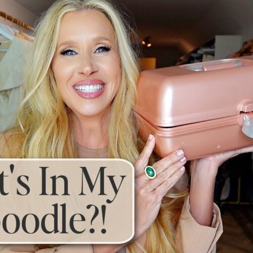 The Surprising Items in My Caboodle | Must-Have Travel Makeup Bag